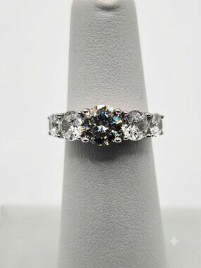 .925 Sterling Silver Ring 5 Stones Fire Moissanite Center Size 5